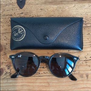 1-hour sale Ray Ban Sunnies ☀️